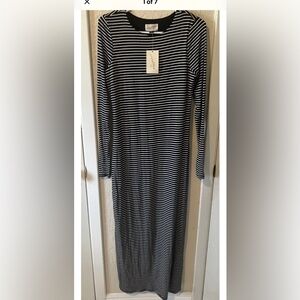 Universal Thread Women’s  Navy White Size Smal Striped Maxi Dress Casual